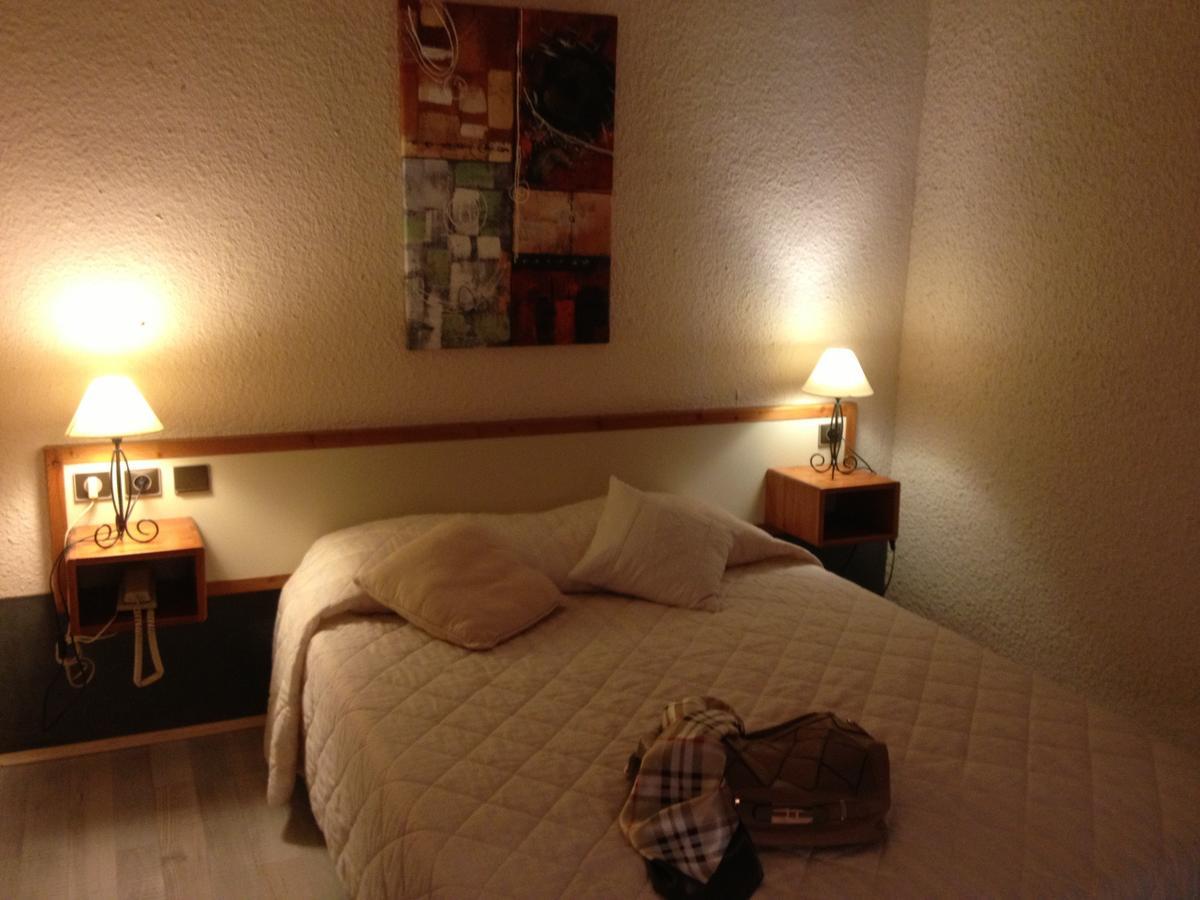 Hotel Cartusia Sarcenas Zimmer foto